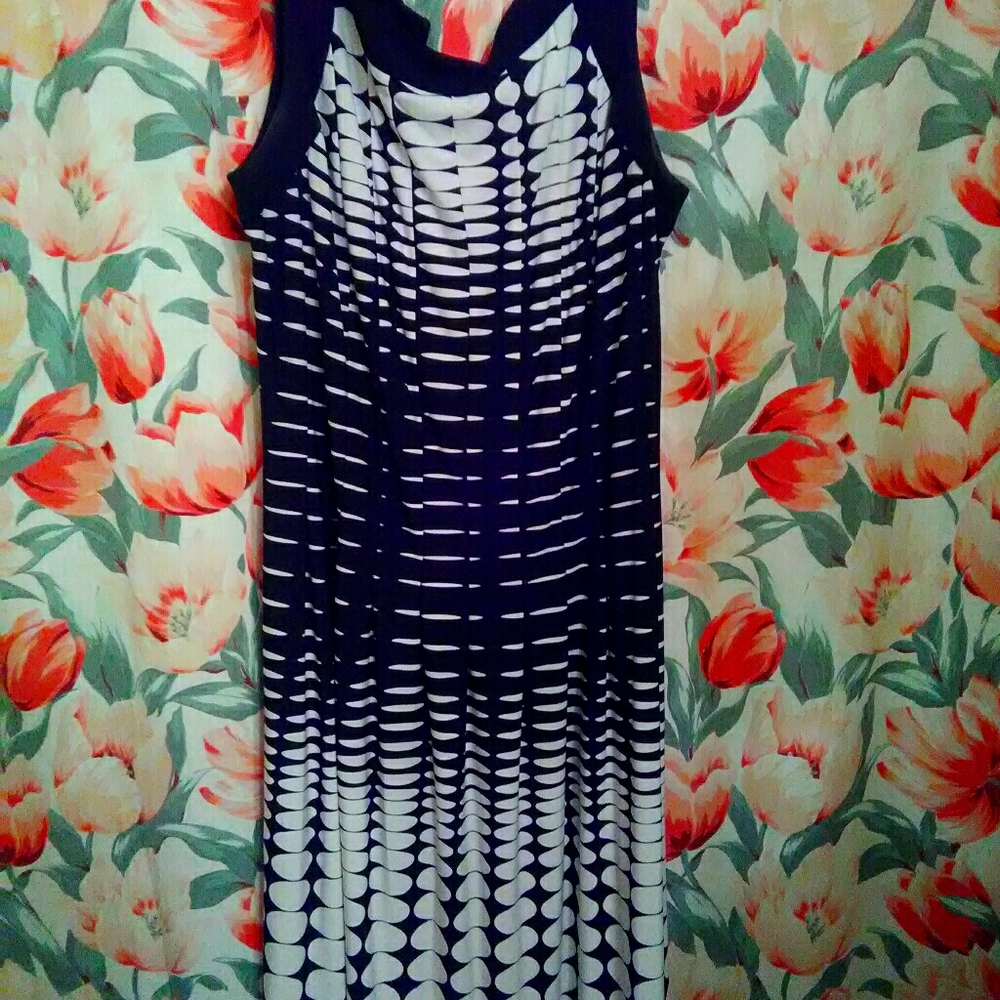 Sleeveless dress